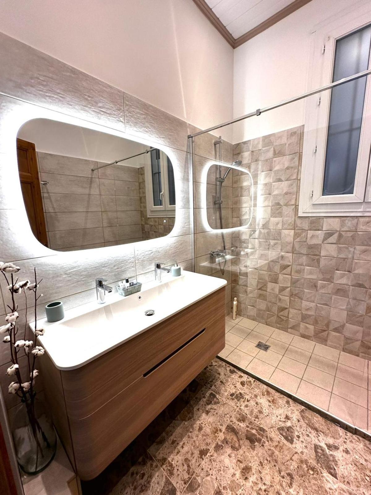 Appartement 4 A 8 Personnes, Spacieux De Standing Classe 4 Etoiles Nîmes Zewnętrze zdjęcie